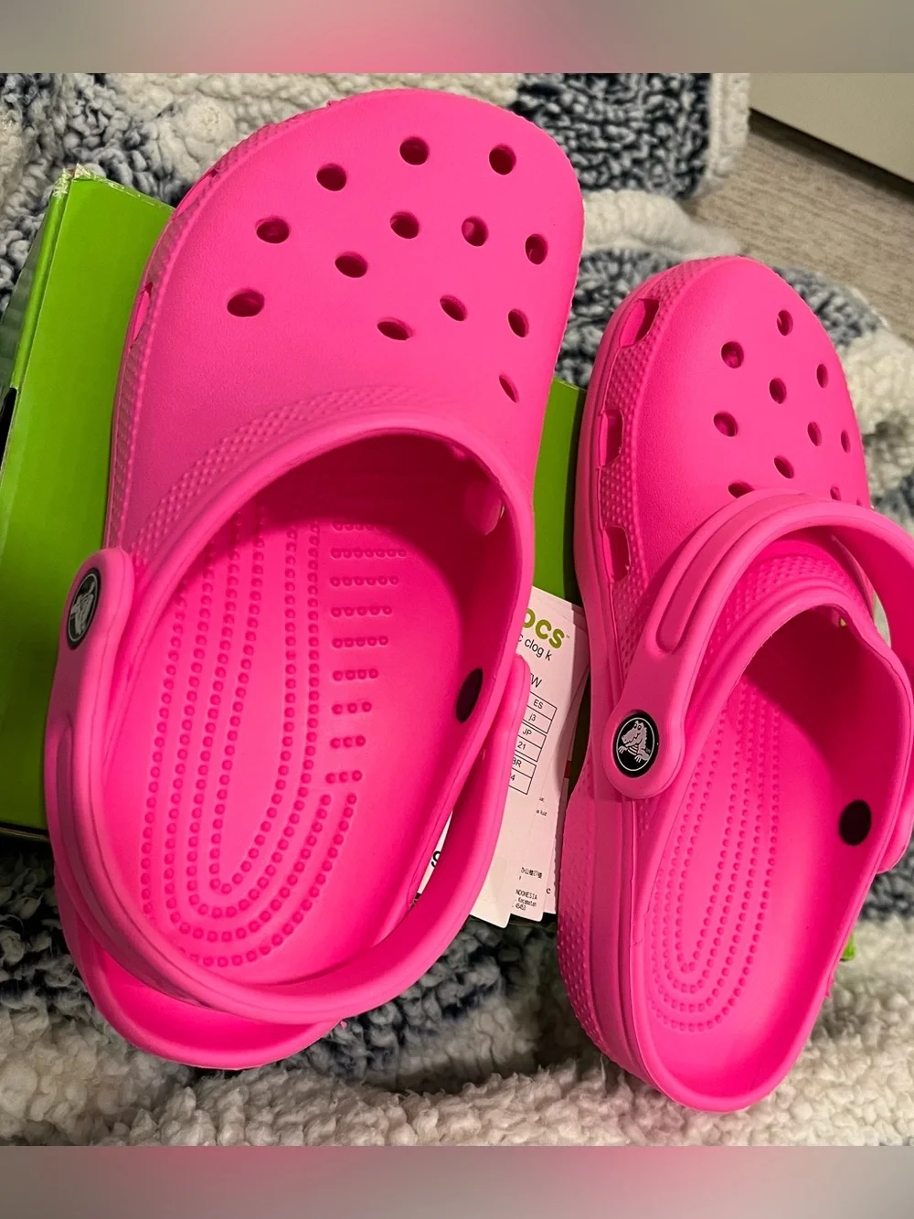 CROCS Kids Hot Pink Classic Clog Sandals Brand new with Box